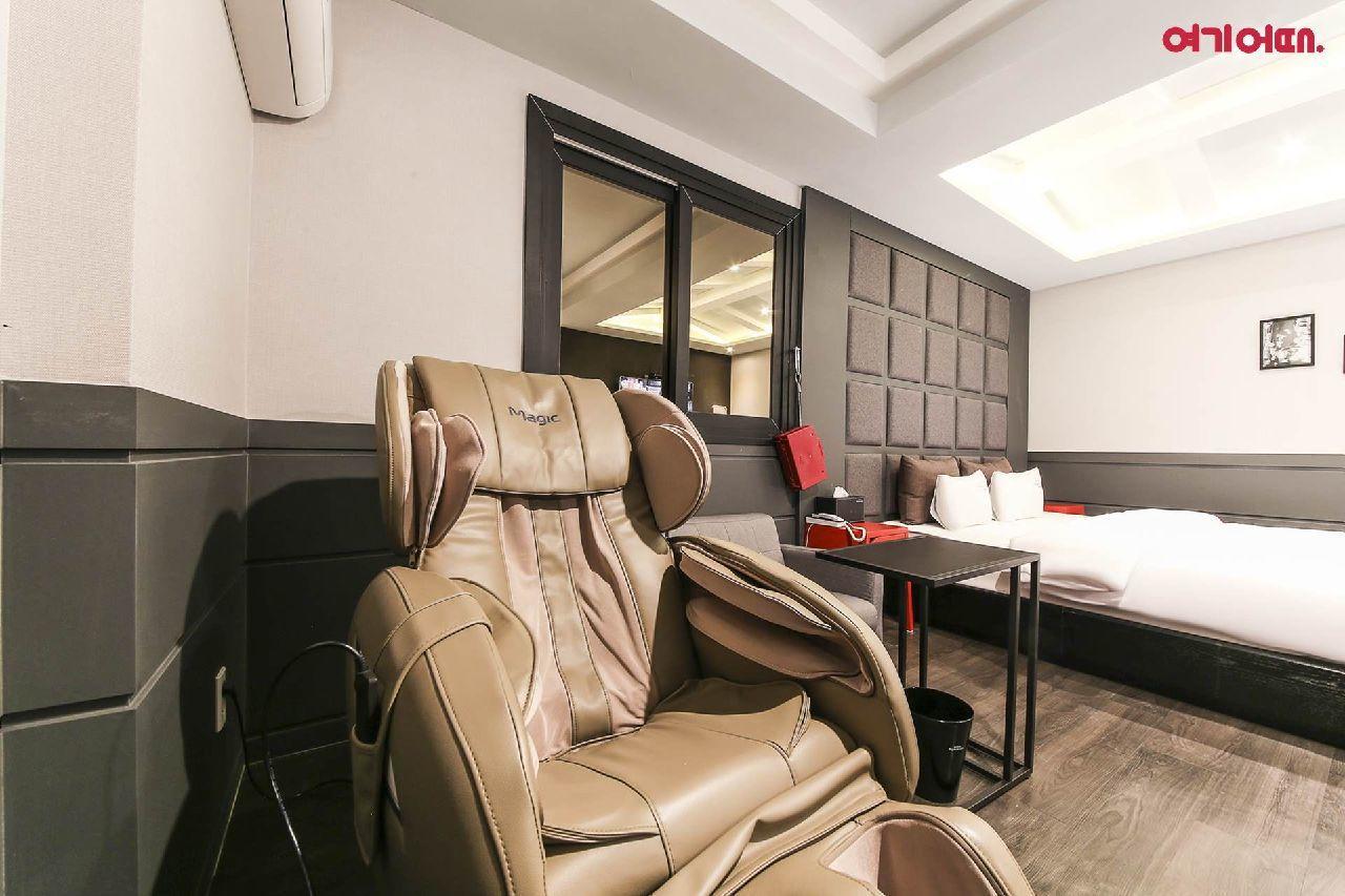 French Code Hotel Changwon Dış mekan fotoğraf