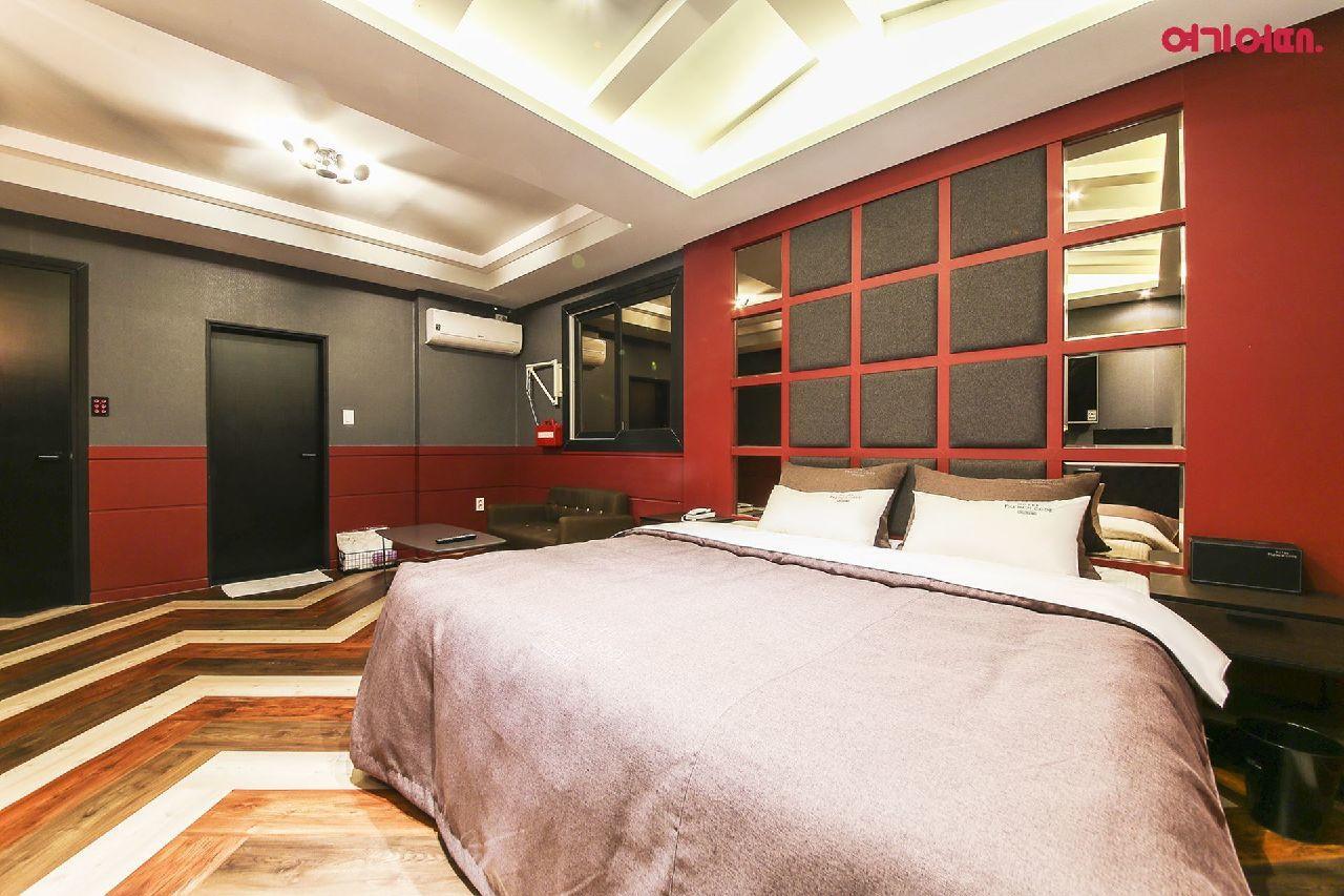 French Code Hotel Changwon Dış mekan fotoğraf
