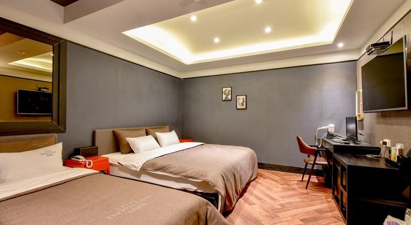 French Code Hotel Changwon Dış mekan fotoğraf