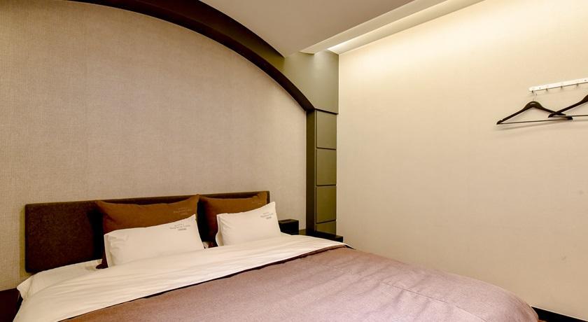 French Code Hotel Changwon Dış mekan fotoğraf
