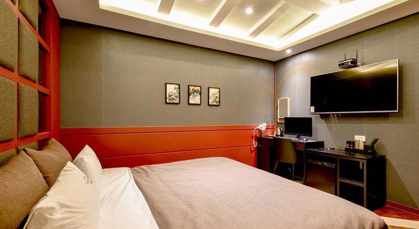 French Code Hotel Changwon Dış mekan fotoğraf