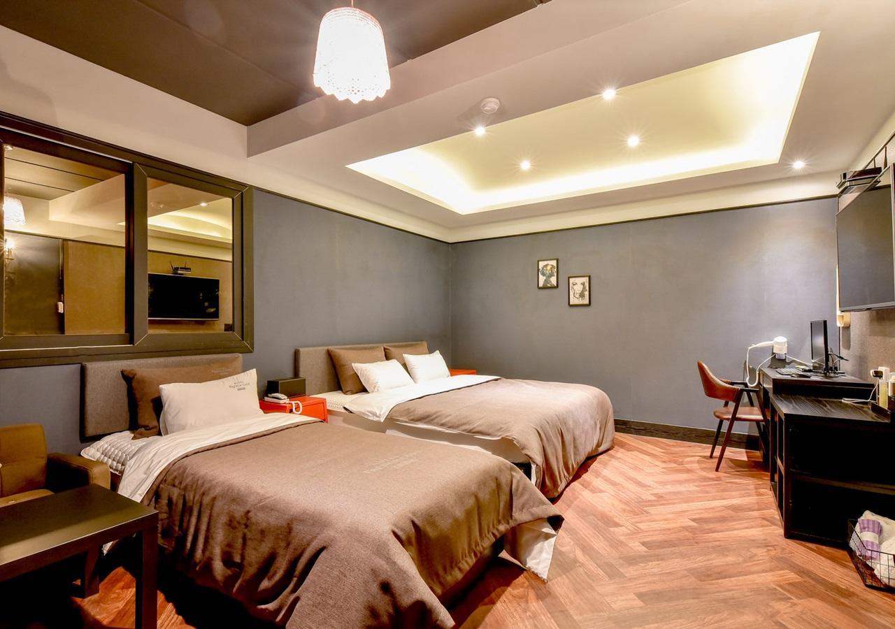 French Code Hotel Changwon Dış mekan fotoğraf