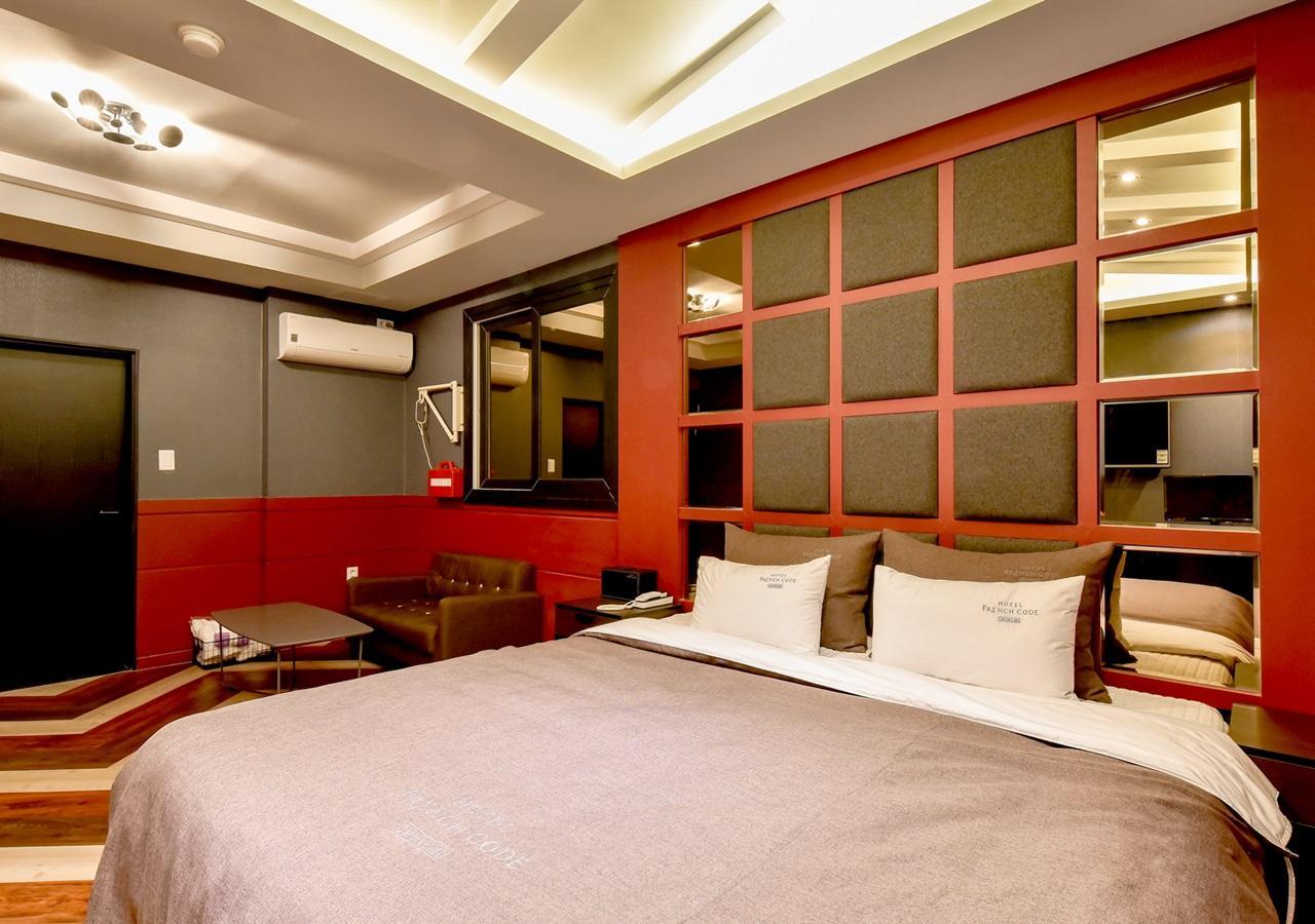 French Code Hotel Changwon Dış mekan fotoğraf