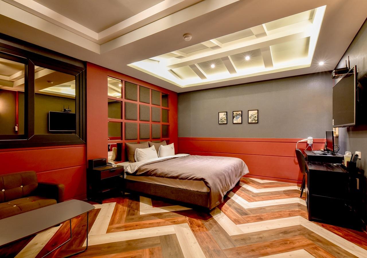 French Code Hotel Changwon Dış mekan fotoğraf