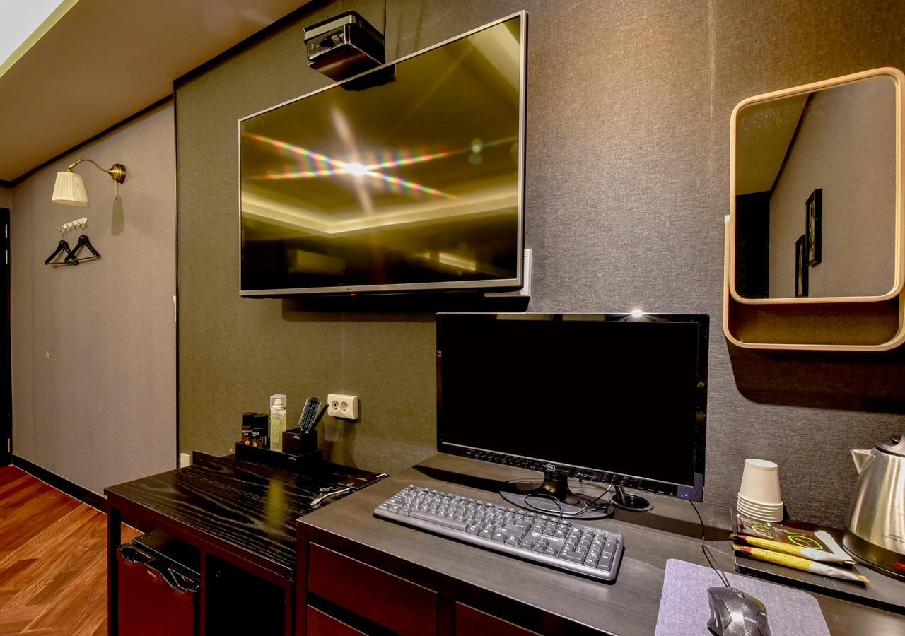 French Code Hotel Changwon Dış mekan fotoğraf
