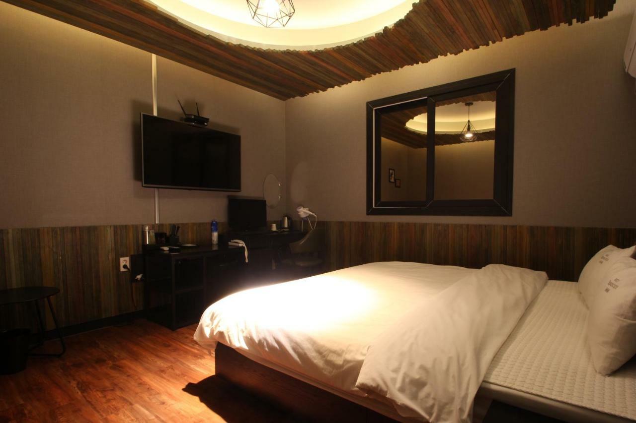 French Code Hotel Changwon Dış mekan fotoğraf