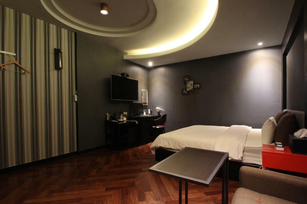 French Code Hotel Changwon Dış mekan fotoğraf