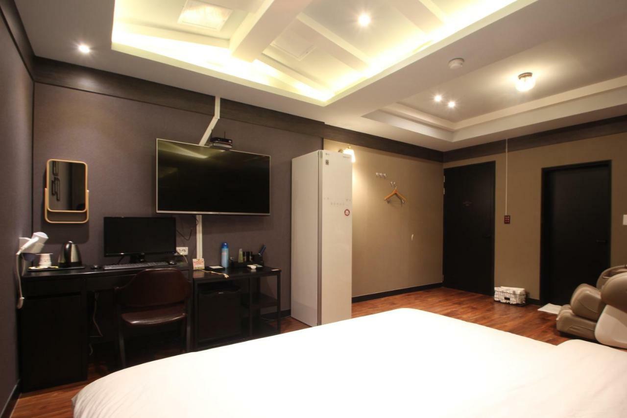 French Code Hotel Changwon Dış mekan fotoğraf