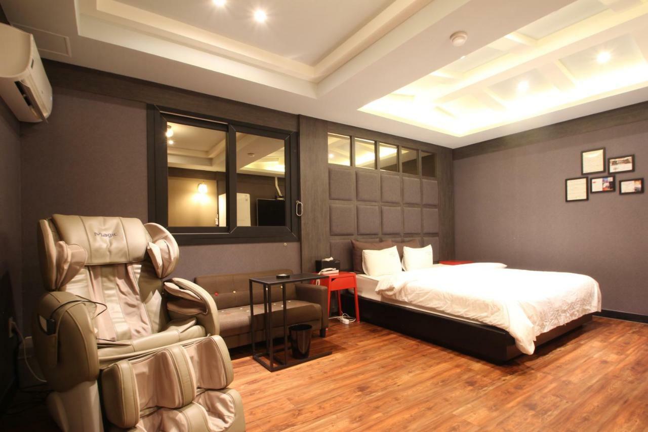French Code Hotel Changwon Dış mekan fotoğraf