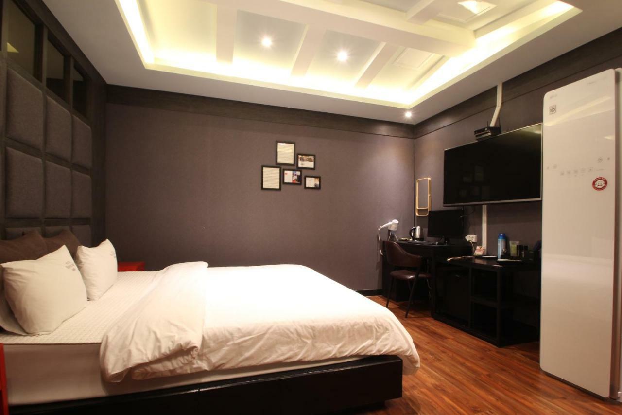 French Code Hotel Changwon Dış mekan fotoğraf