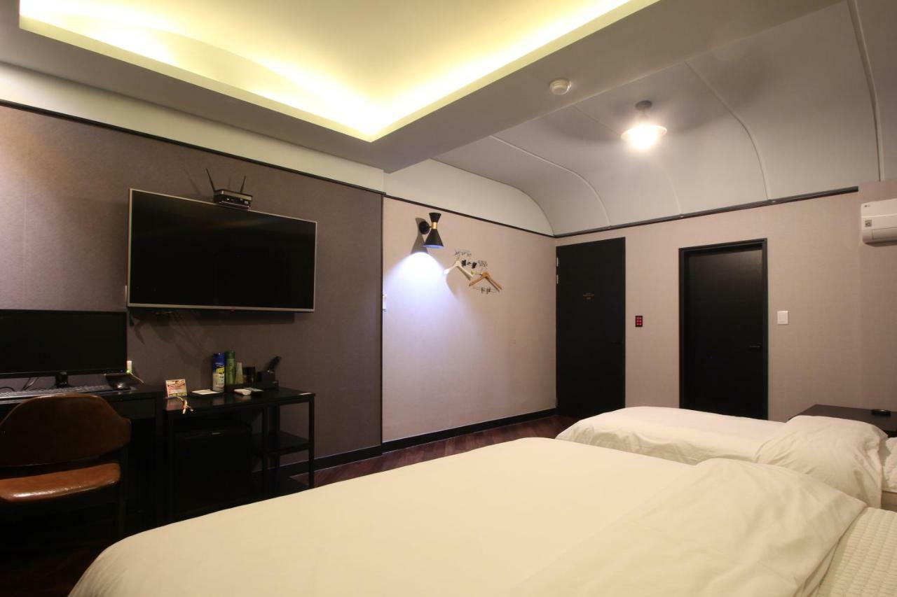 French Code Hotel Changwon Dış mekan fotoğraf